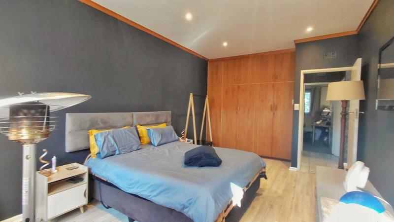 2 Bedroom Property for Sale in Langenhovenpark Free State